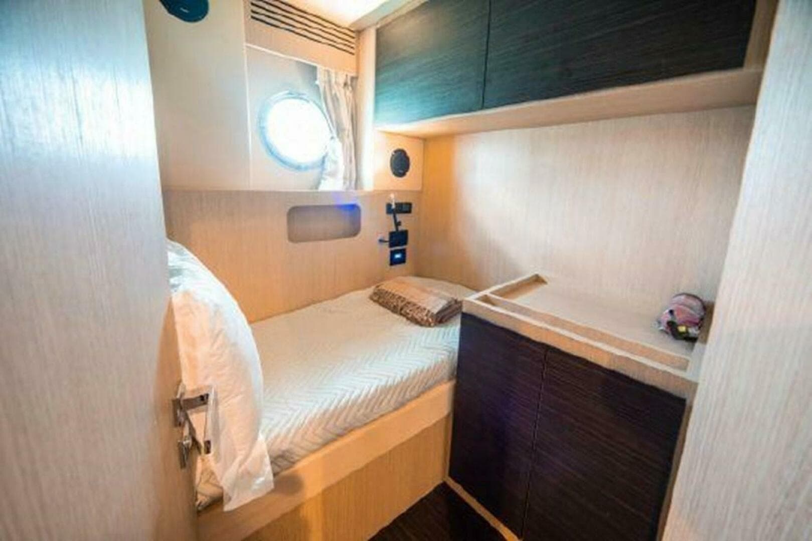 Fantastic_77 Lower Deck Crew Cabin