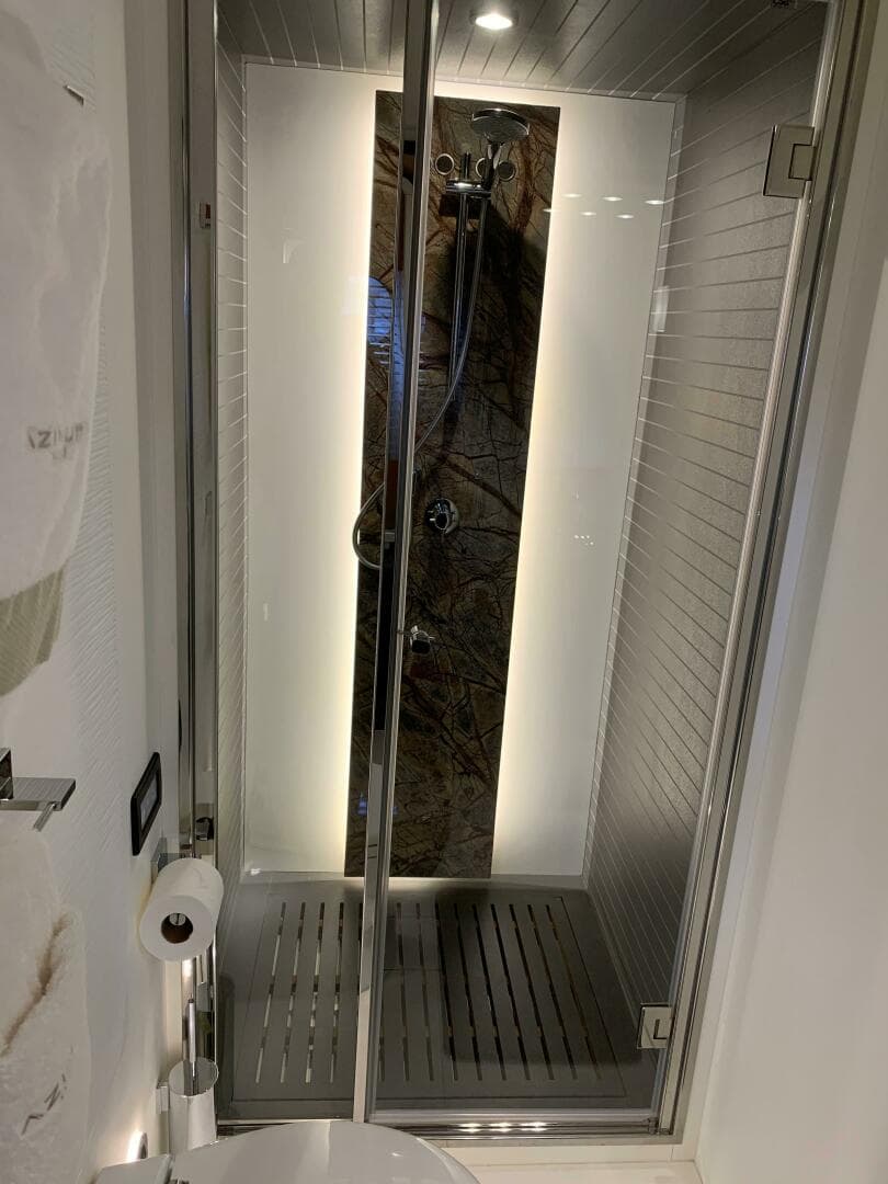 Fantastic_77 Lower Deck Master Ensuite