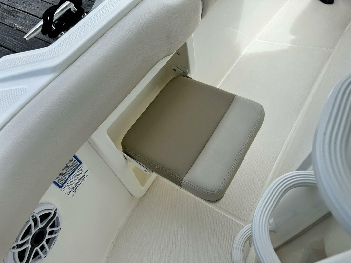 Boston Whaler 33 BOTTOMS UP - Aft Seating