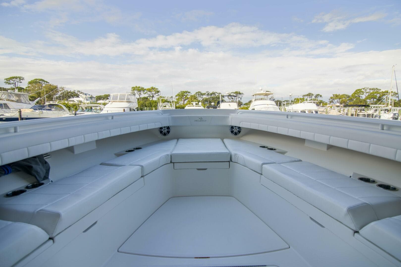 Regulator 41 - Miss Megan - Bow, Forward Seating