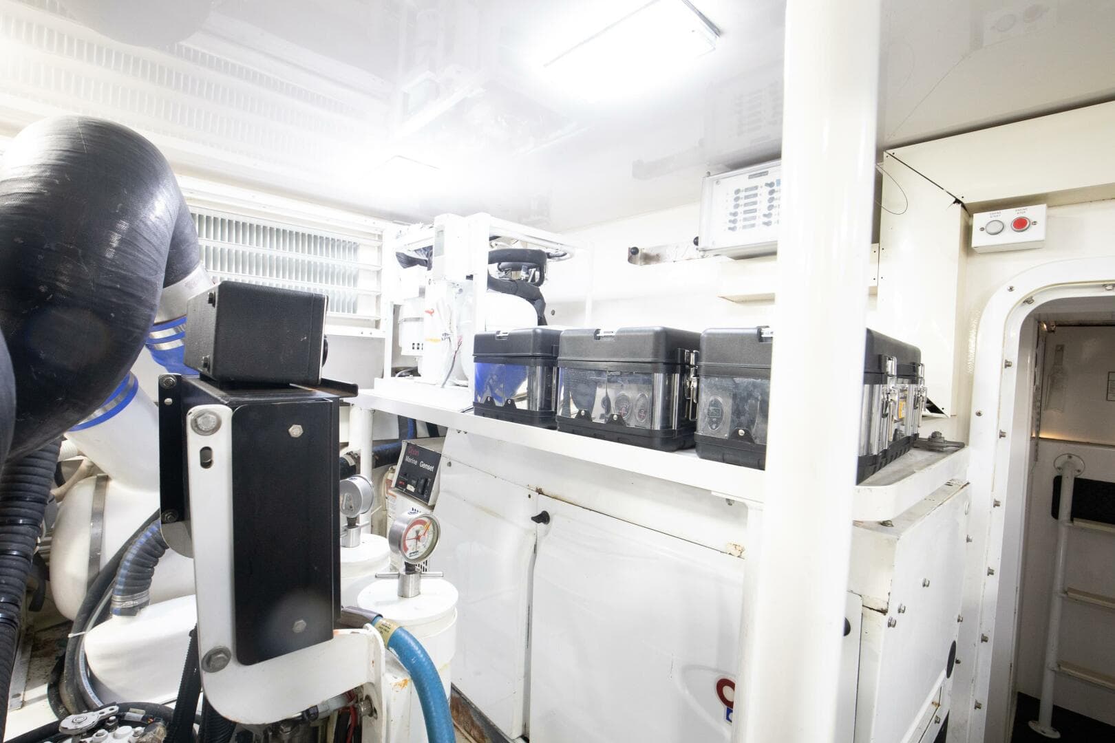 Viking 68 - Mobster - Engine Room