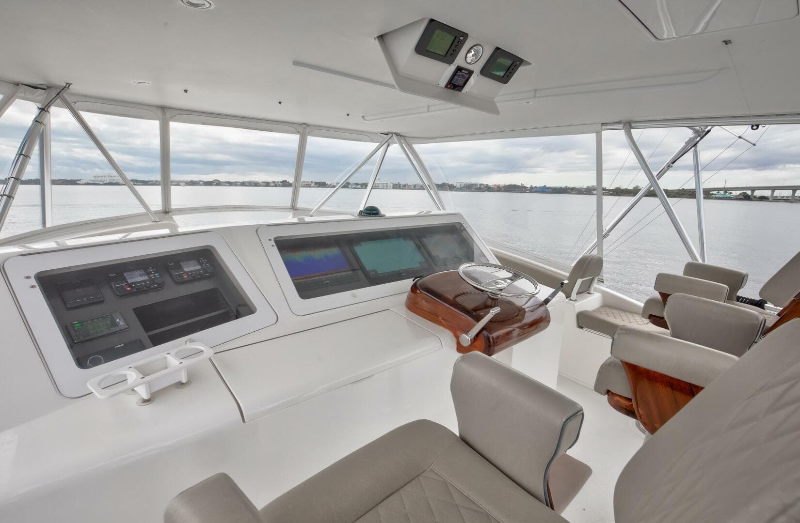 Viking 68 - Mobster - Flybridge, Helm Seats and Electronics