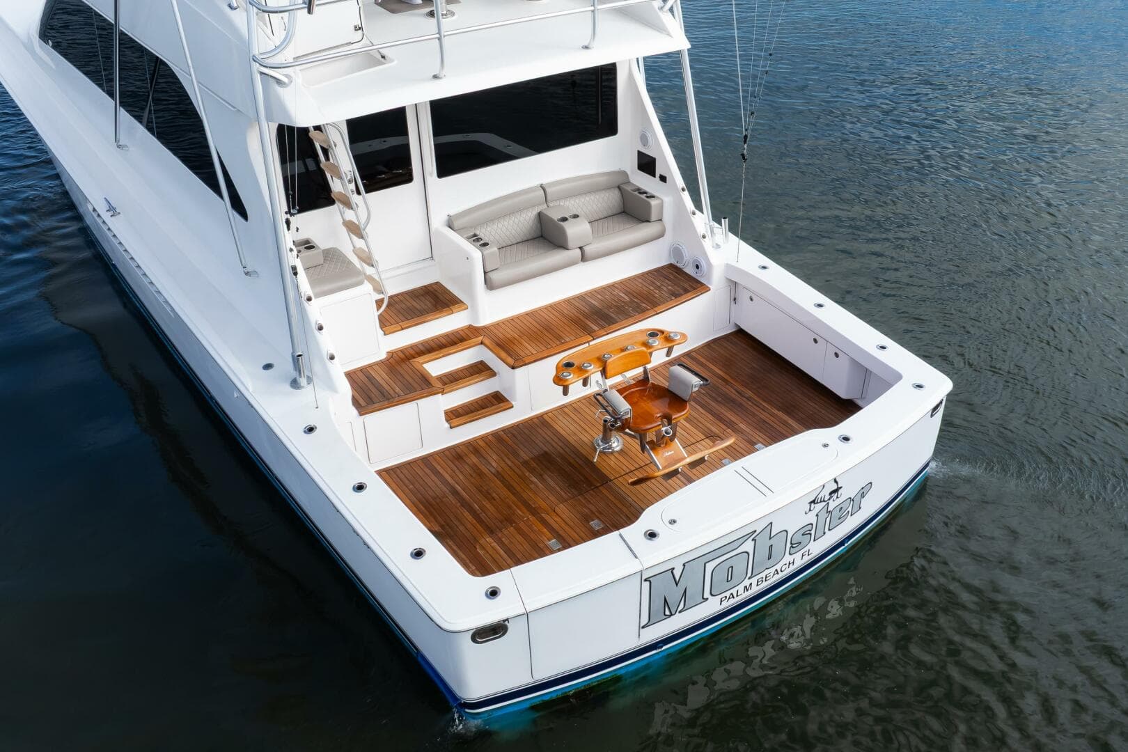 Viking 68 - Mobster - Cockpit