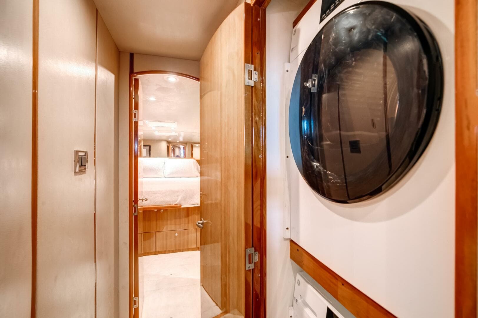 Viking 68 - Mobster - Laundry Center