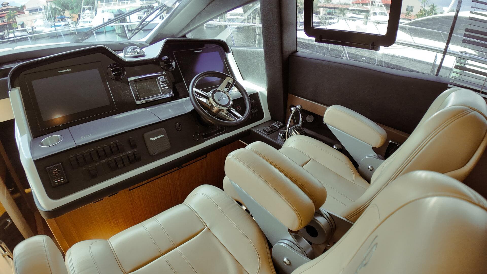 2016 Sea Ray L590 Fly