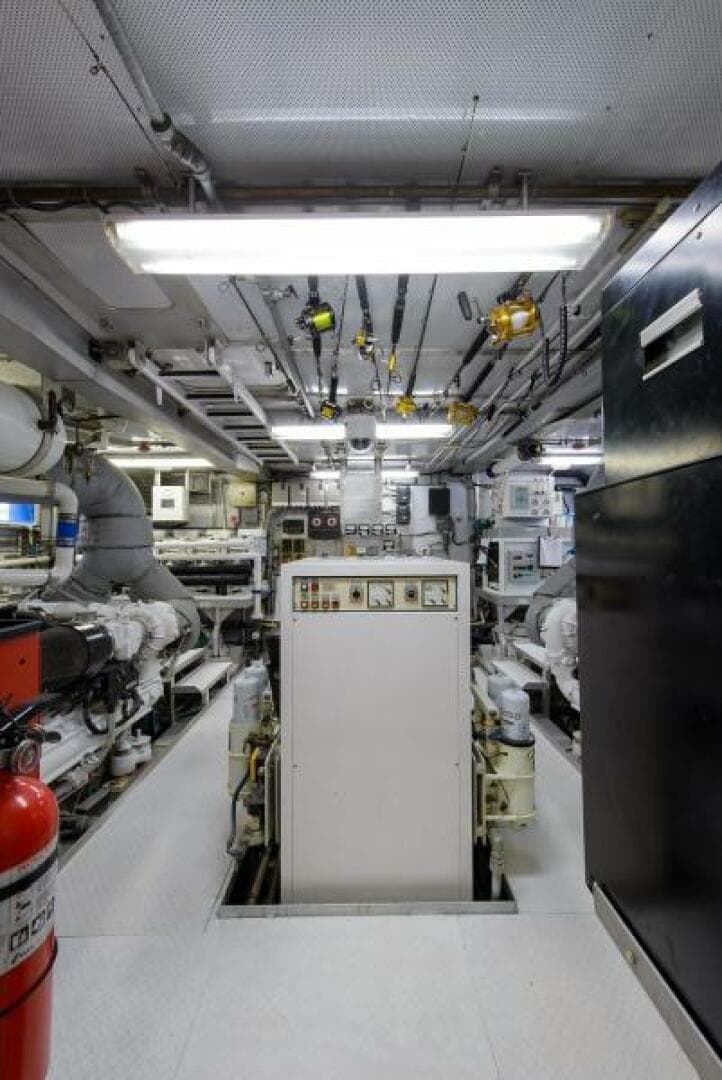 1998 Burger Raised Pilothouse