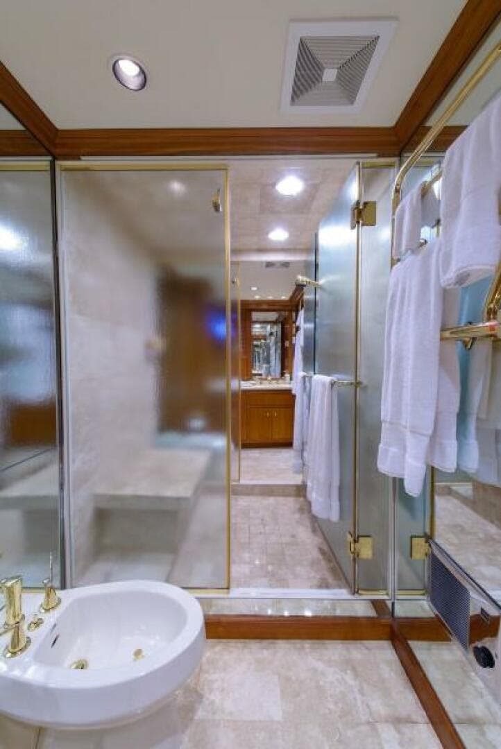1998 Burger Raised Pilothouse