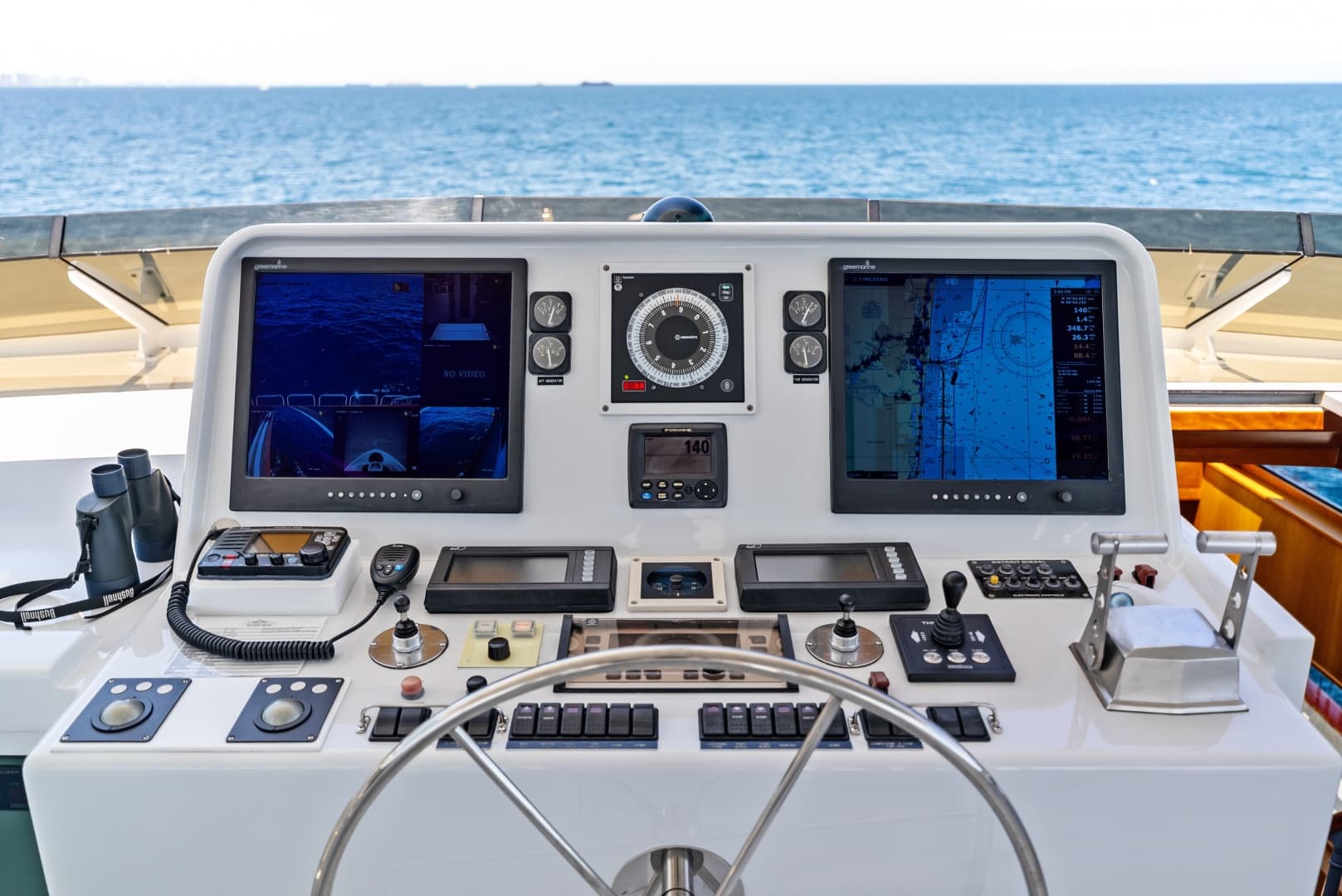 1998 Burger Raised Pilothouse