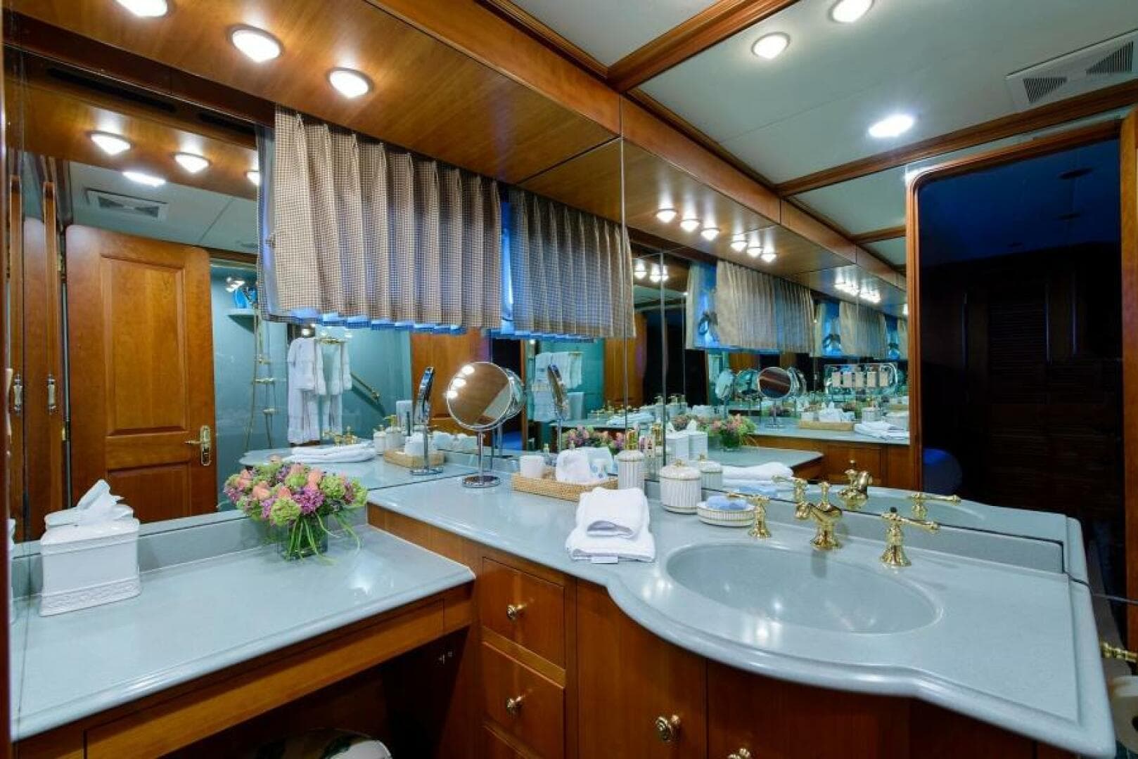 1998 Burger Raised Pilothouse