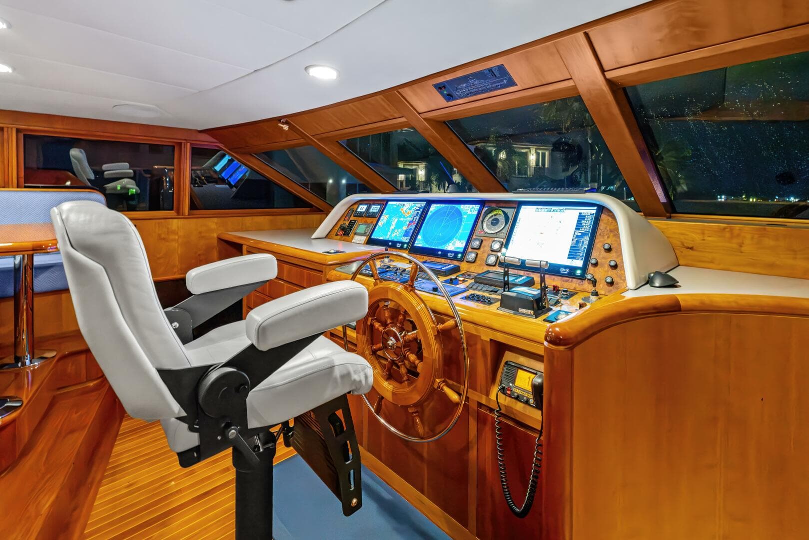 1998 Burger Raised Pilothouse