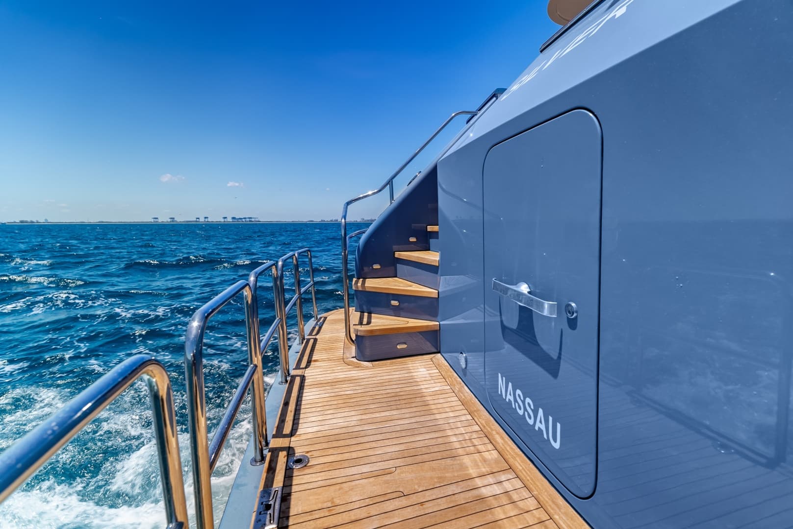 1998 Burger Raised Pilothouse
