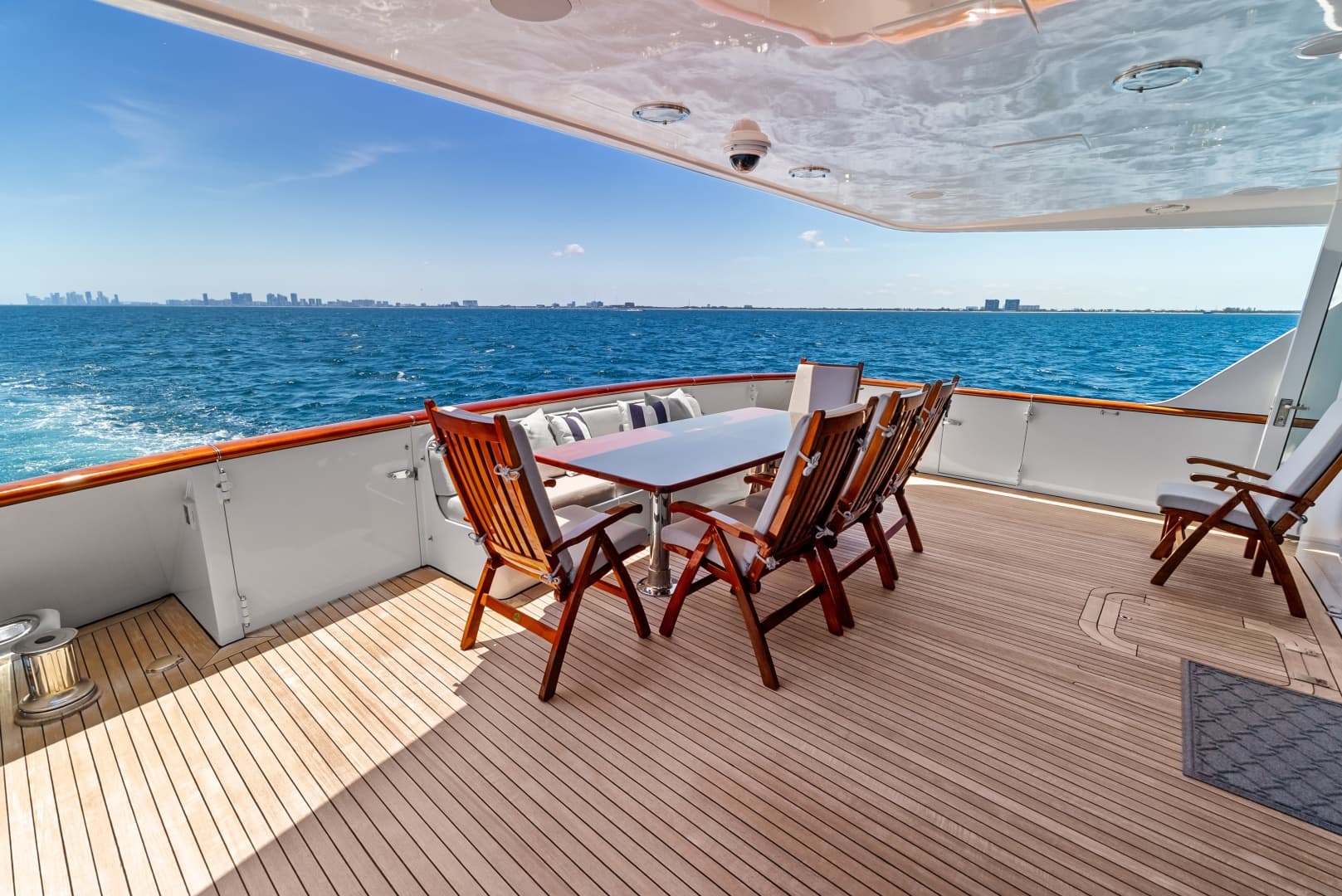 1998 Burger Raised Pilothouse