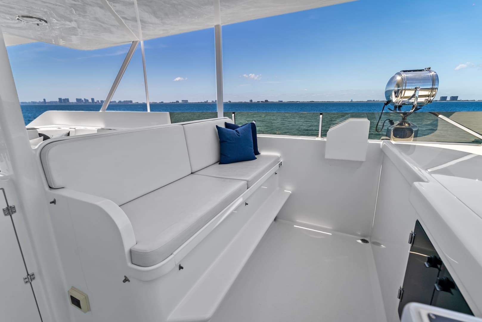 1998 Burger Raised Pilothouse
