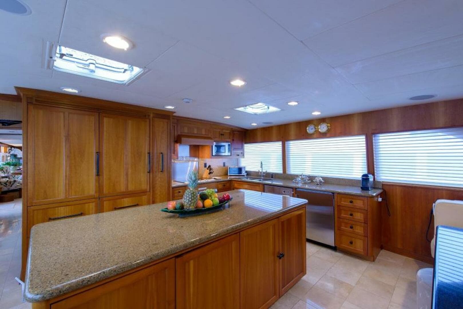 1998 Burger Raised Pilothouse