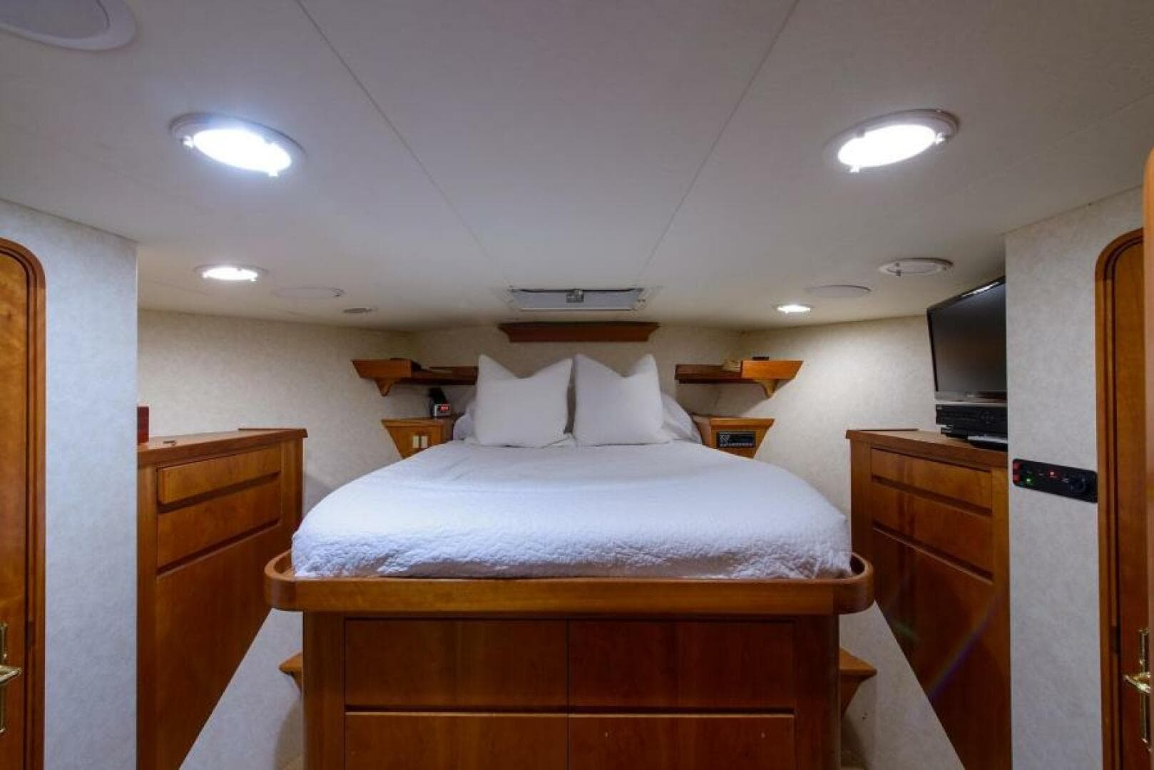 1998 Burger Raised Pilothouse
