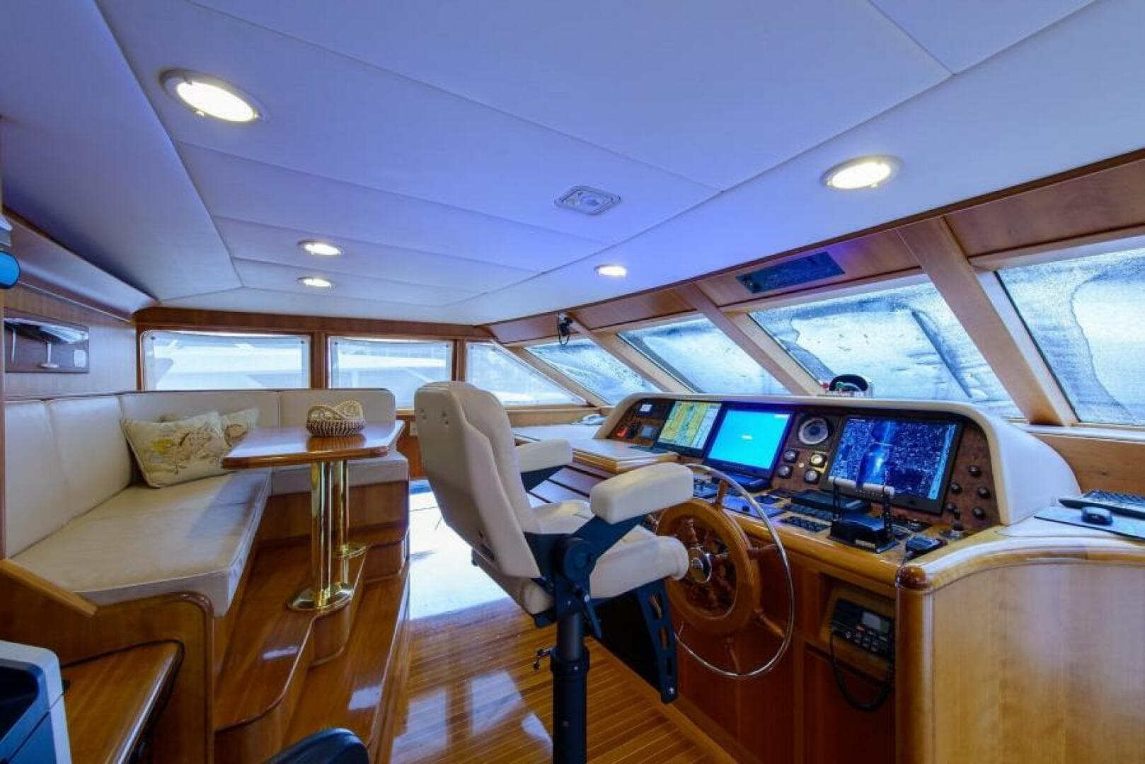 1998 Burger Raised Pilothouse