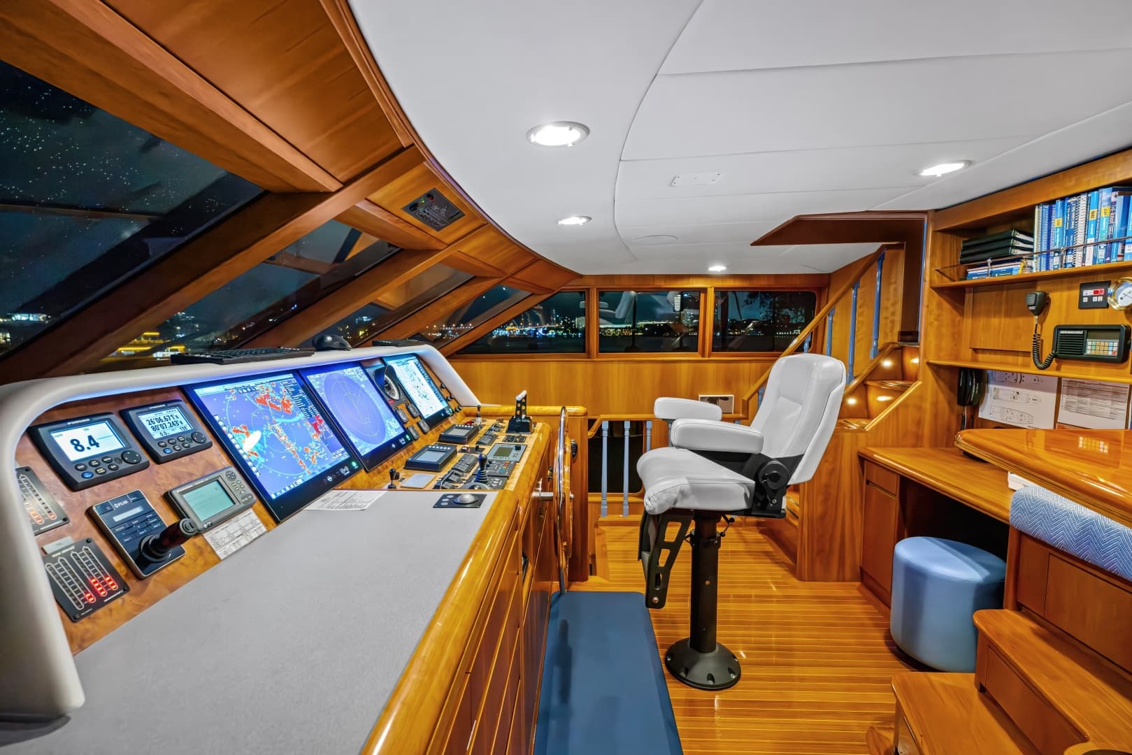 1998 Burger Raised Pilothouse
