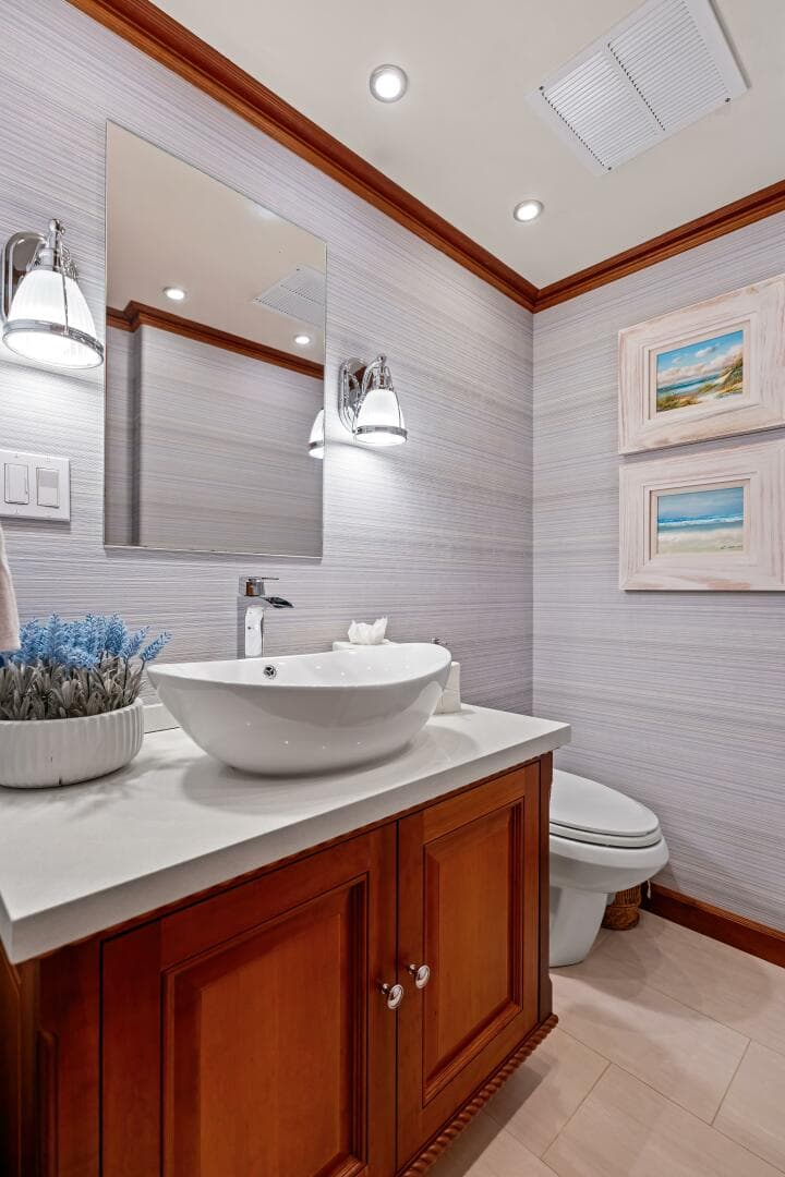 1998 Burger Raised Pilothouse