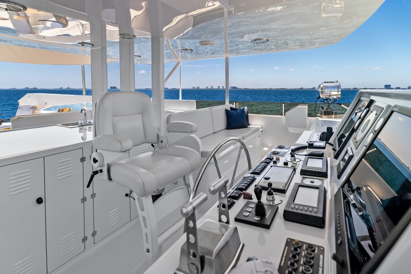 1998 Burger Raised Pilothouse
