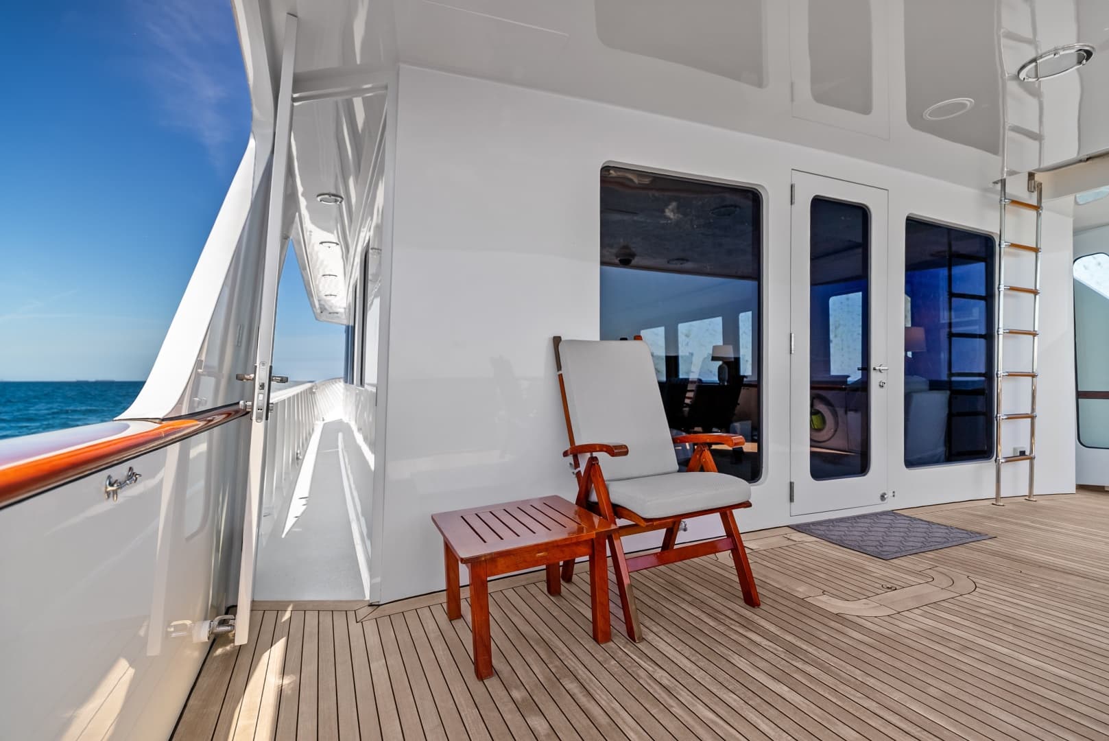 1998 Burger Raised Pilothouse