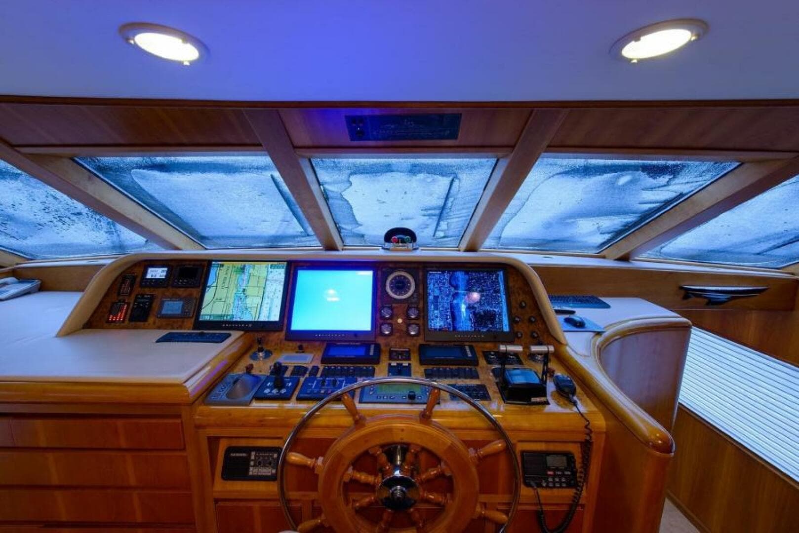 1998 Burger Raised Pilothouse