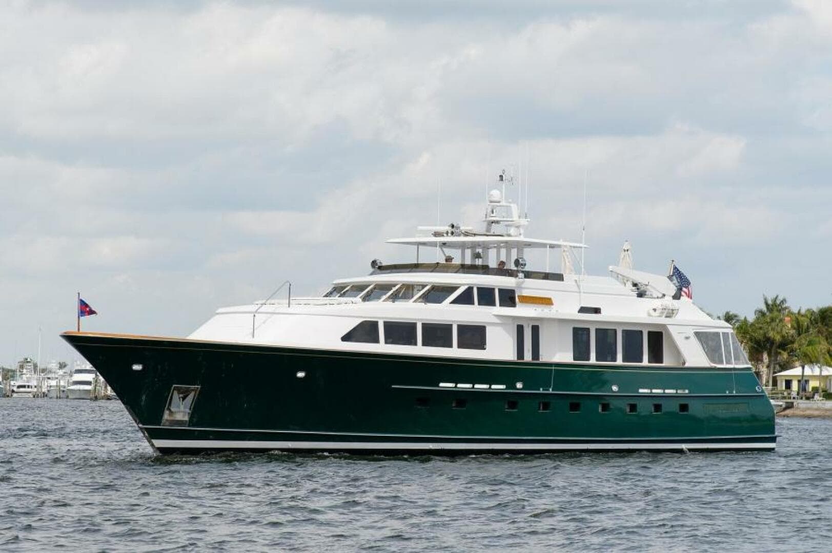 107 Burger SILVER SEAS
