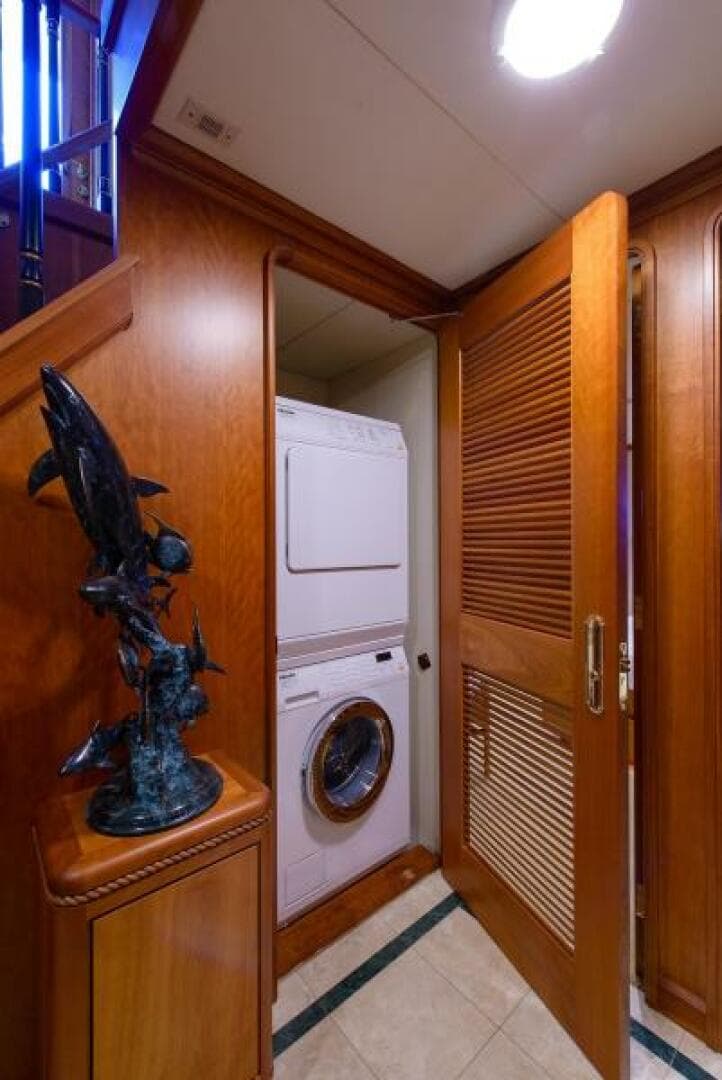 1998 Burger Raised Pilothouse
