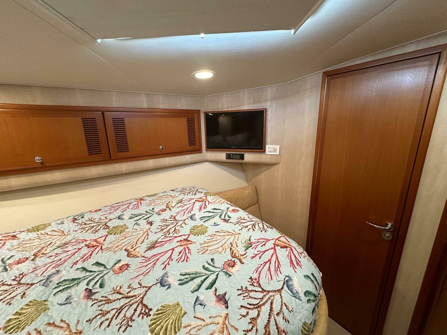 2004 Cabo 48 Flybridge