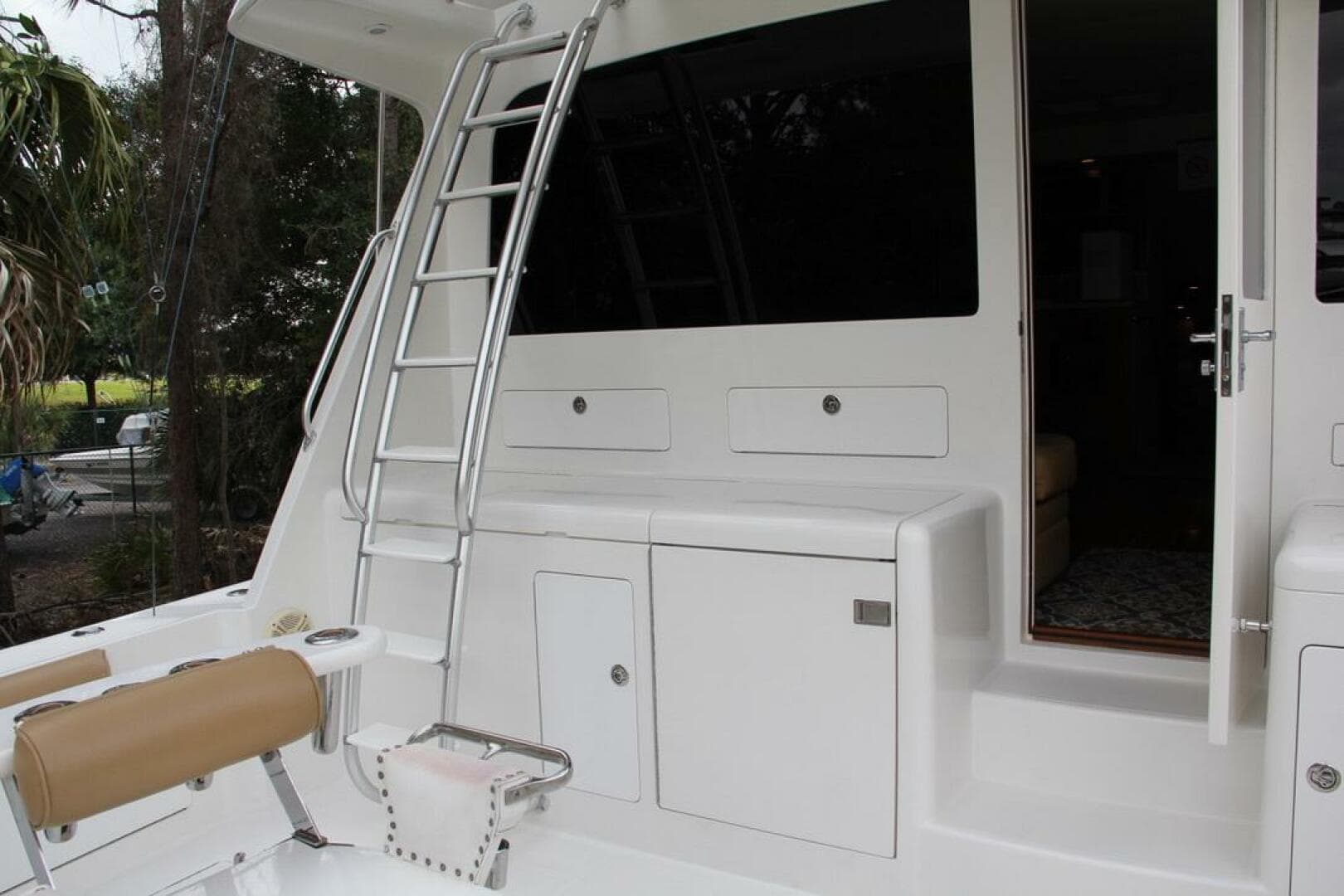 2004 Cabo 48 Flybridge