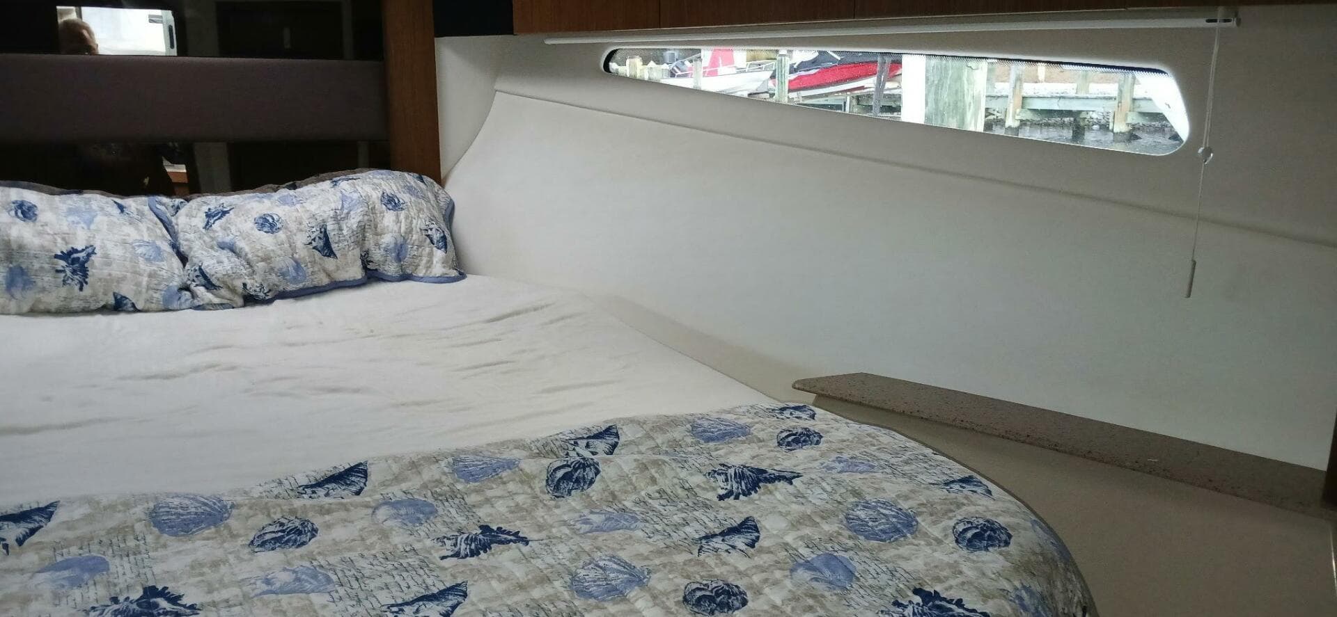 2014 Cruisers Yachts 