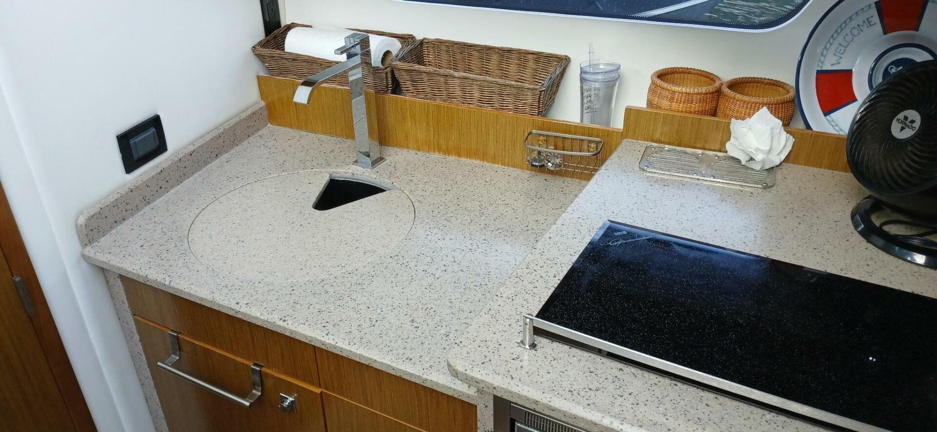 2014 Cruisers Yachts 