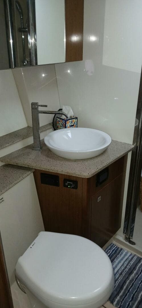 2014 Cruisers Yachts 