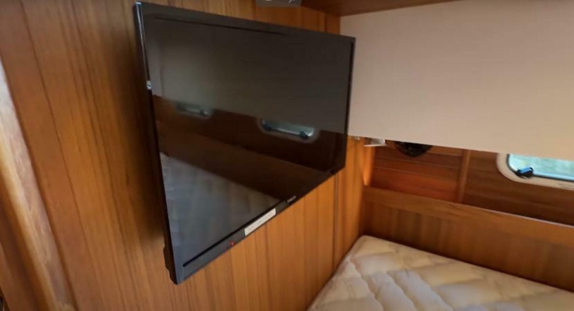 2025 Targa 37 Flybridge