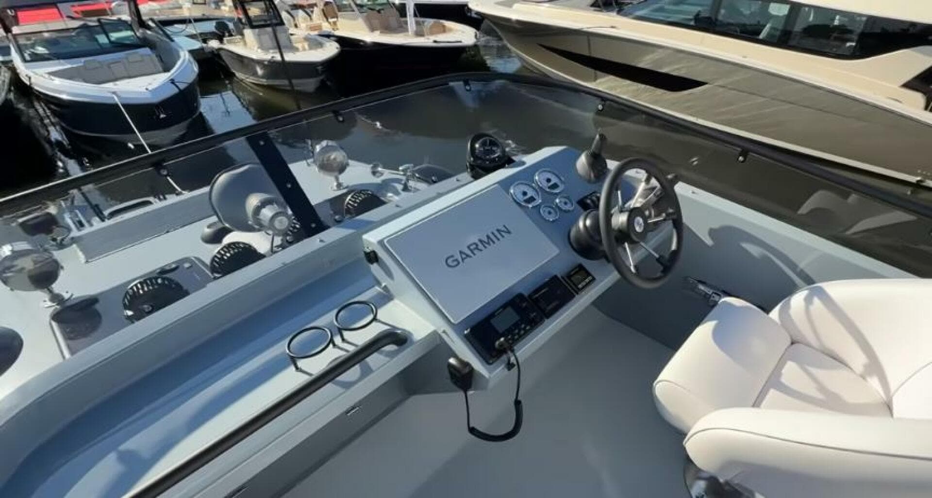 2025 Targa 37 Flybridge