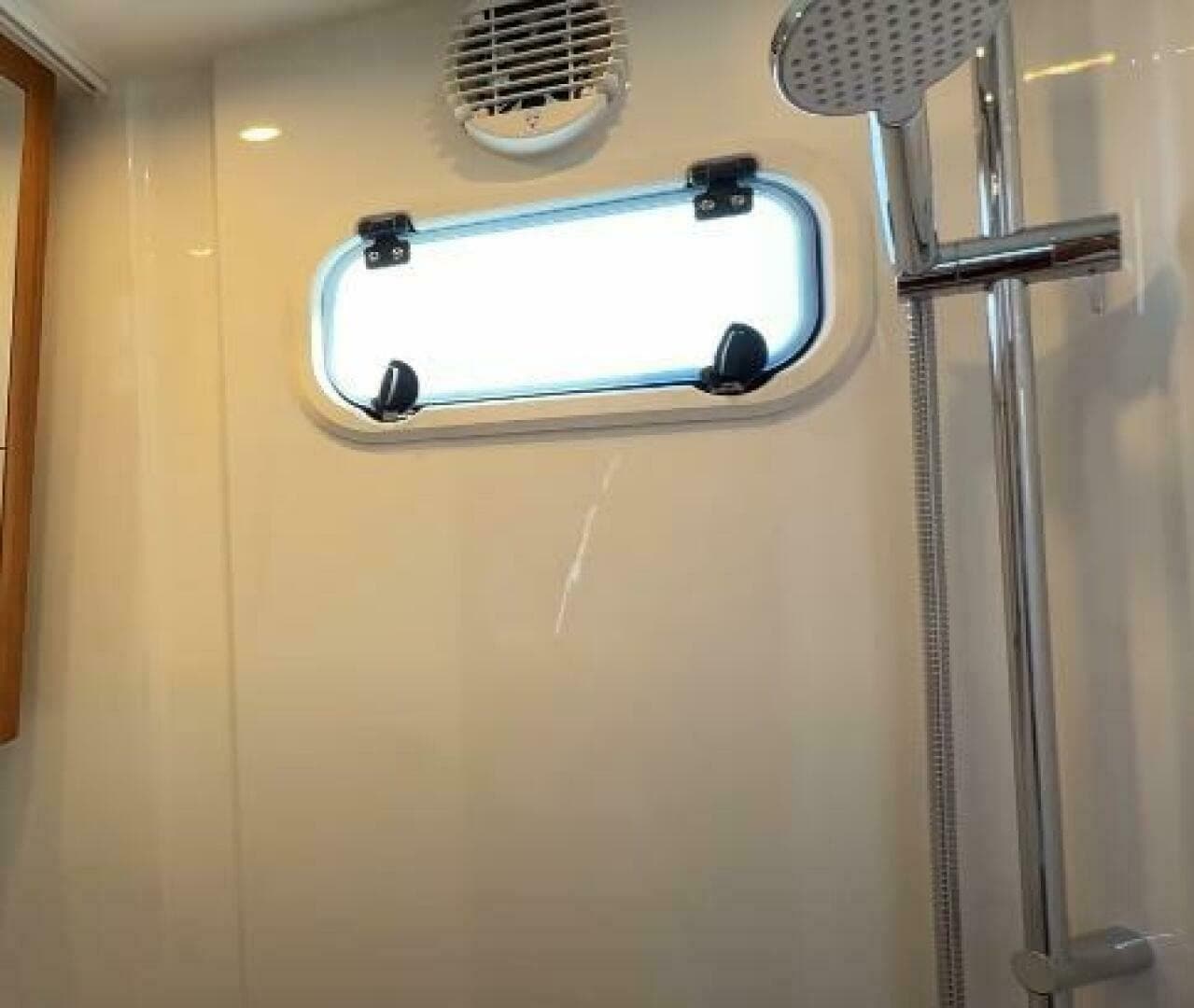 2025 Targa 37 Flybridge