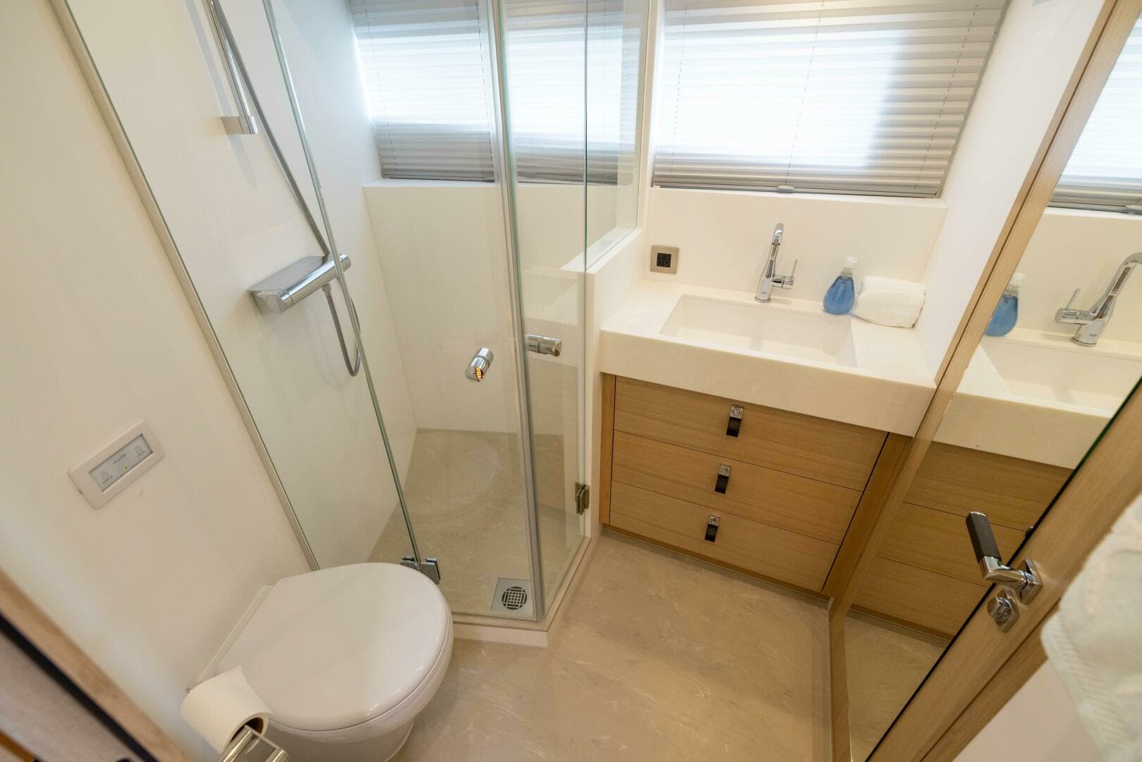 2025 Steeler Bronson 67 Beachclub