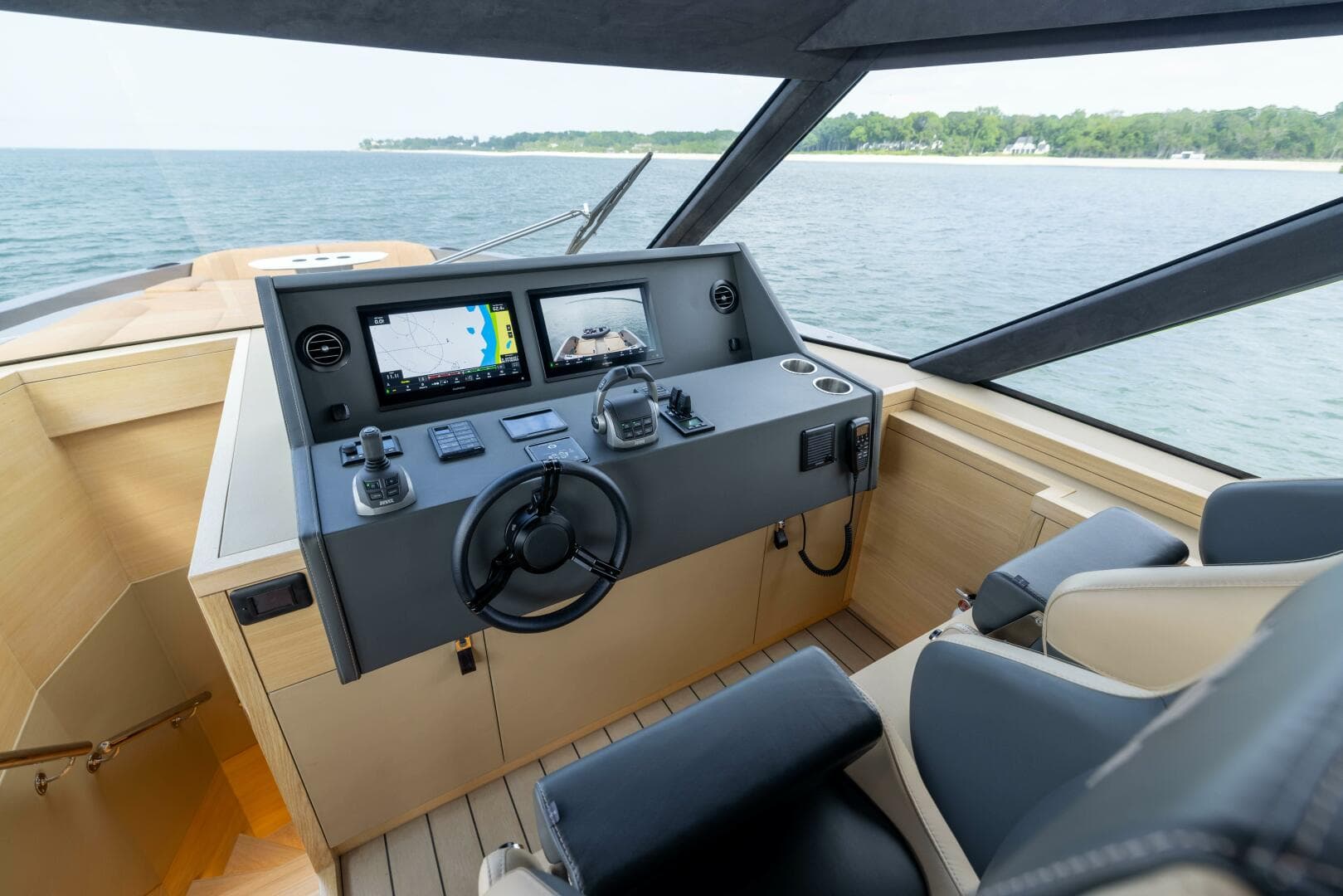 2025 Steeler Bronson 67 Beachclub