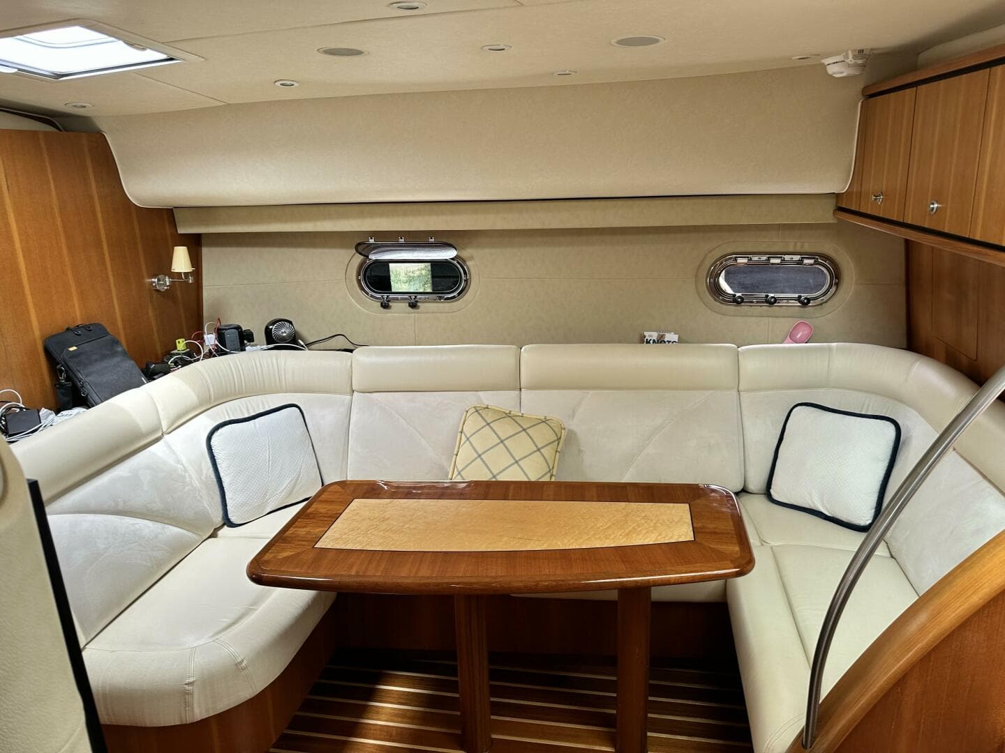 2006 Tiara Yachts 
