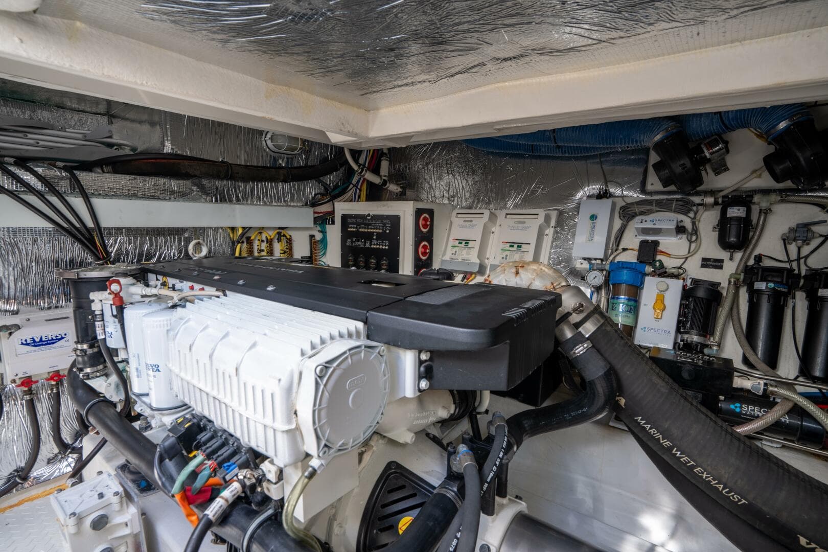 2016 Cruisers Yachts 45 Cantius