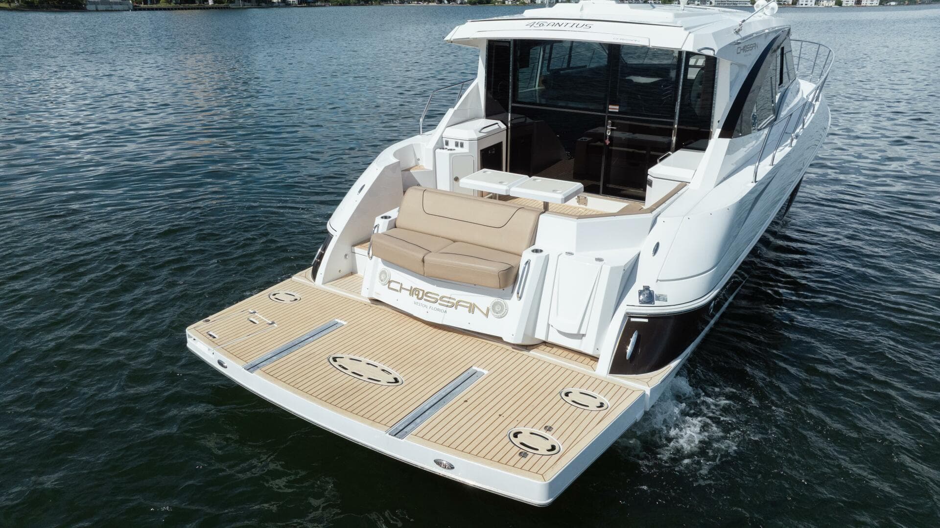 2016 Cruisers Yachts 45 Cantius