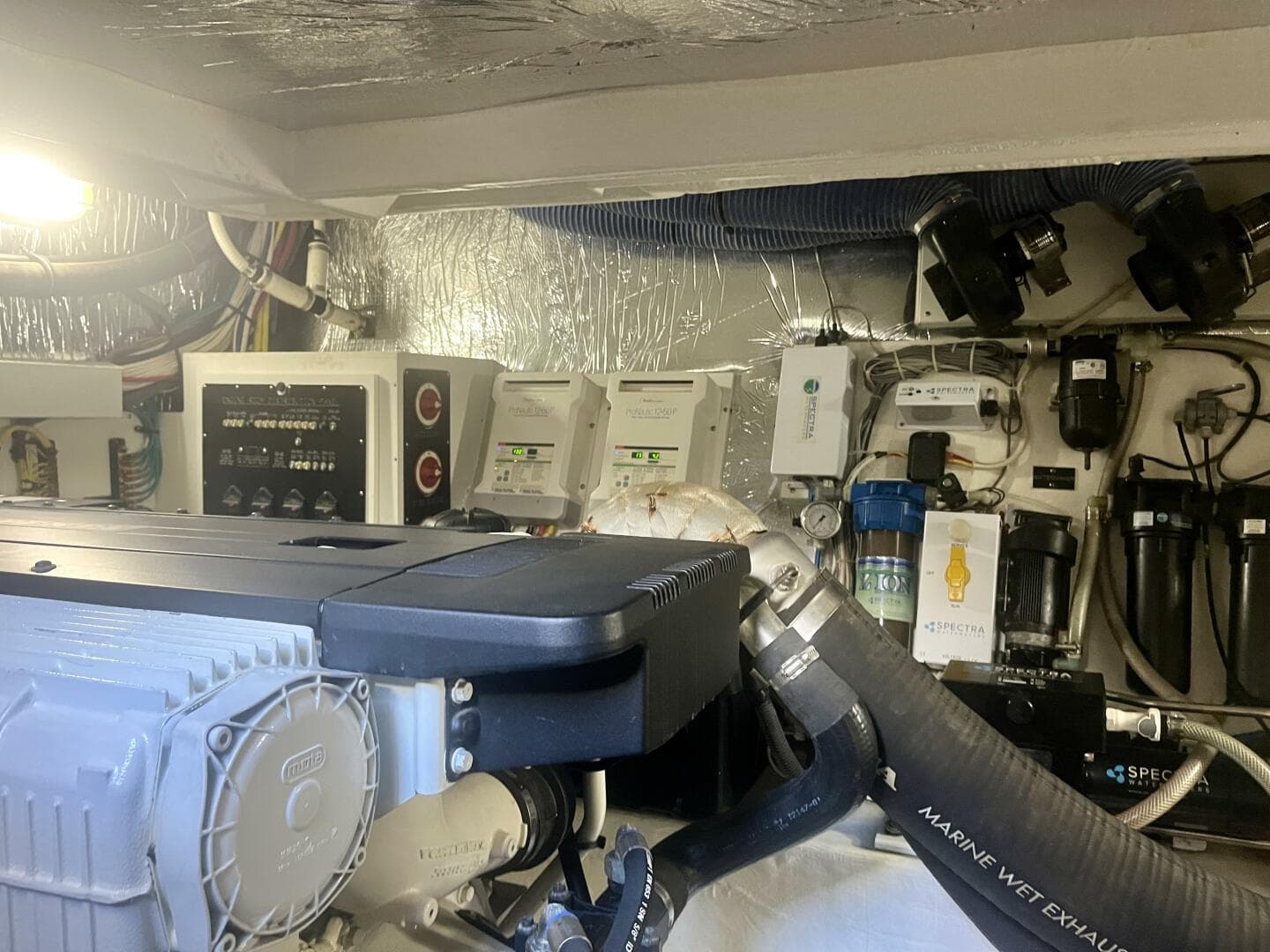 2016 Cruisers Yachts 45 Cantius