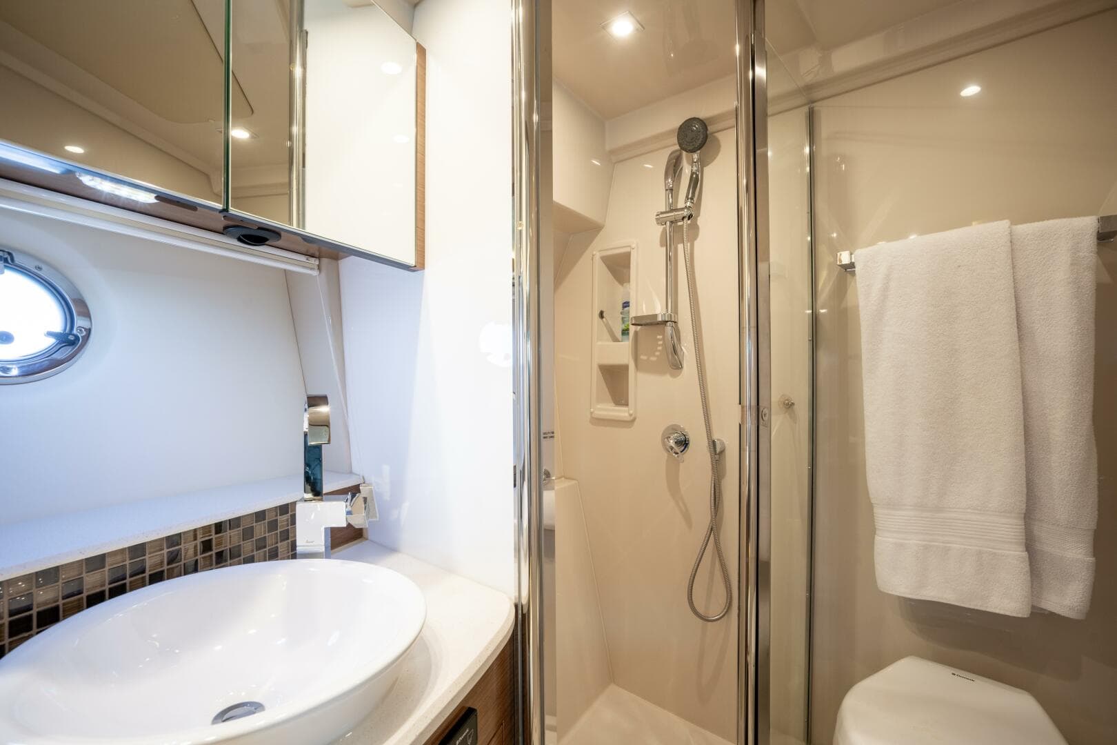 2016 Cruisers Yachts 45 Cantius