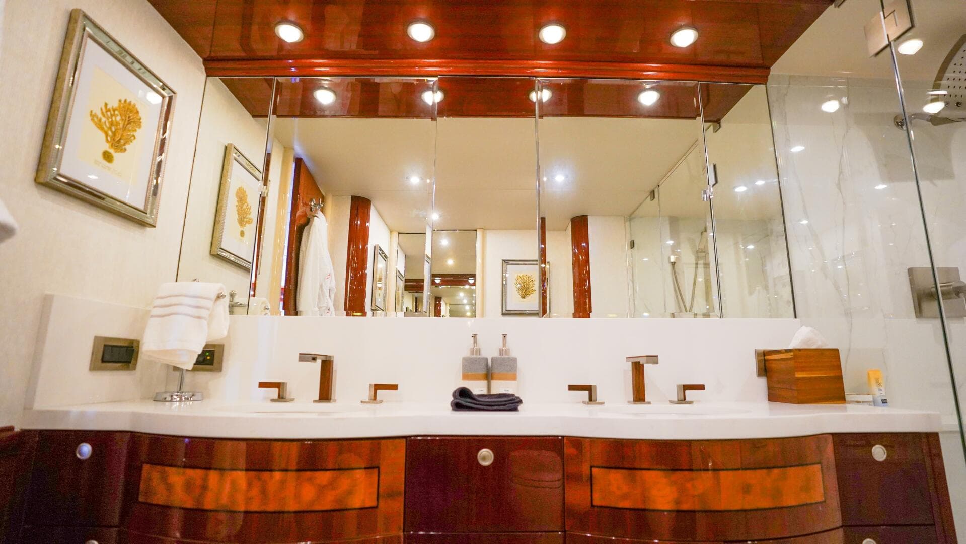 2004 Lazzara Yachts 80 SL