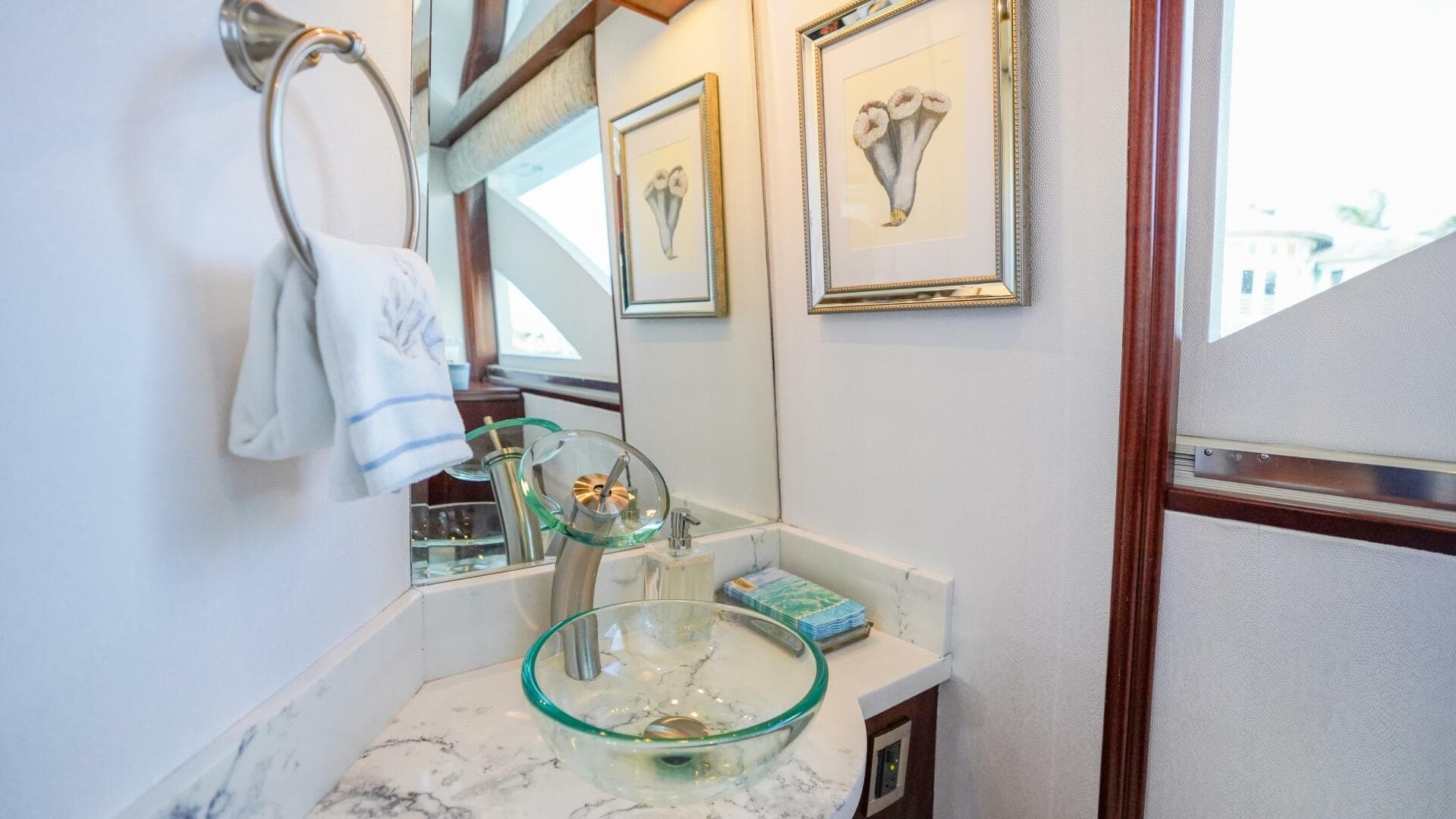 2004 Lazzara Yachts 80 SL