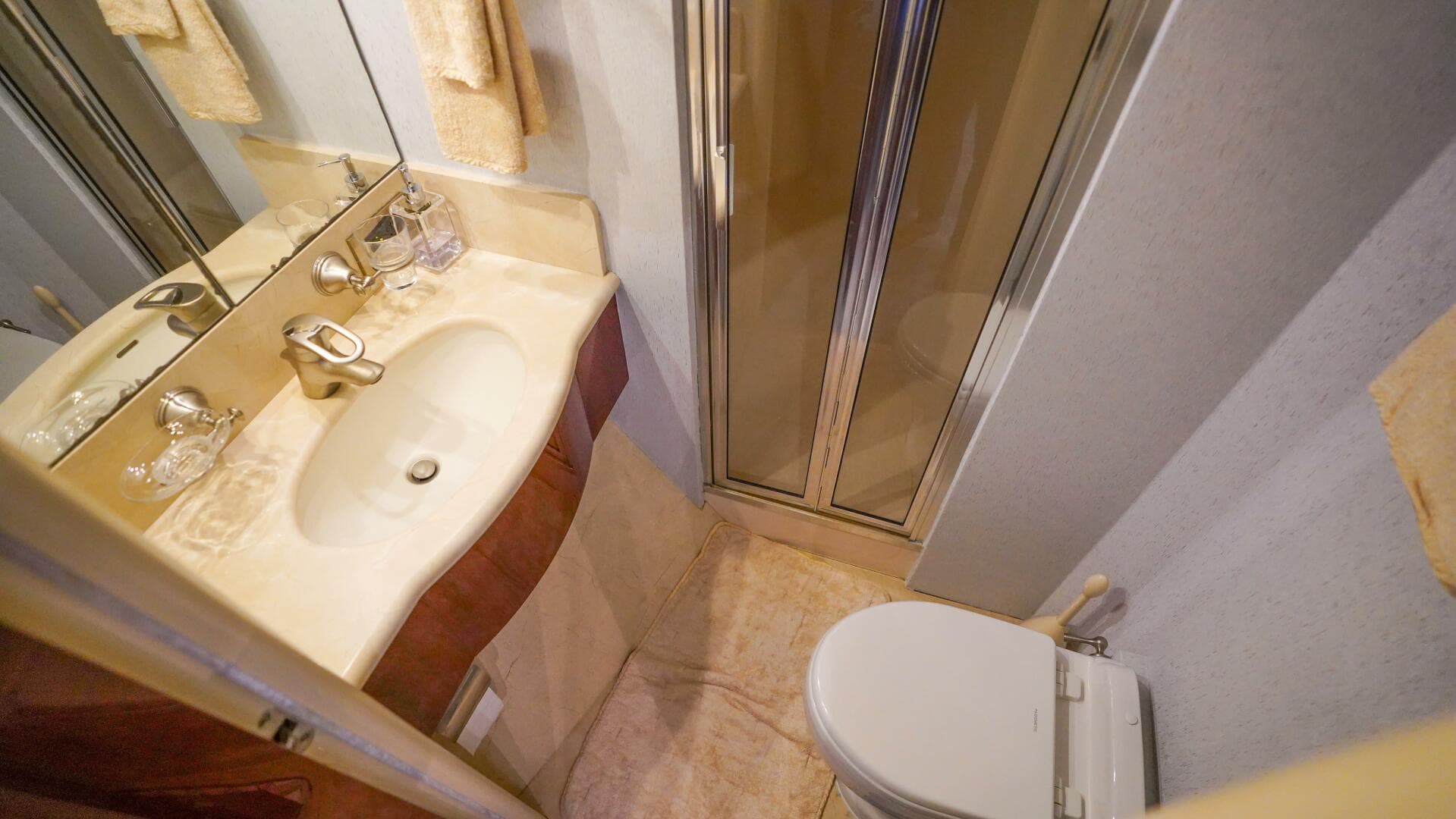 2004 Lazzara Yachts 80 SL