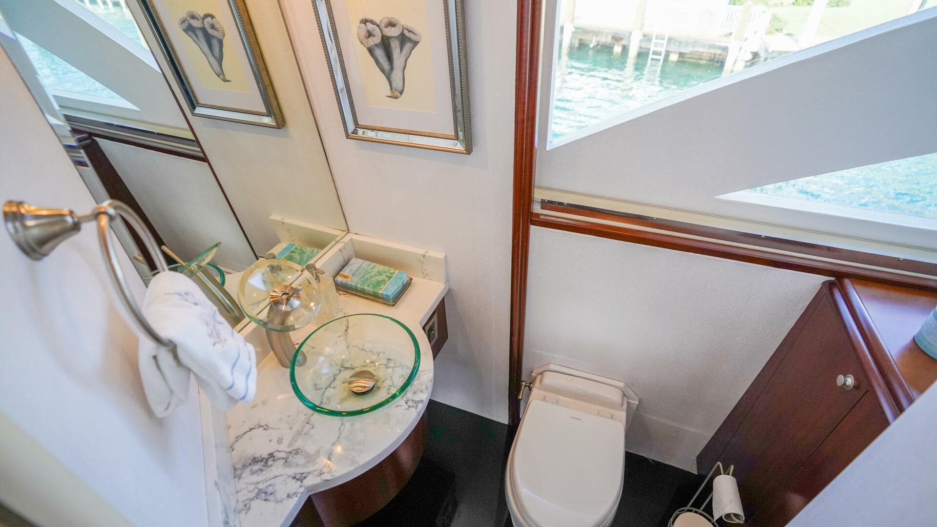 2004 Lazzara Yachts 80 SL