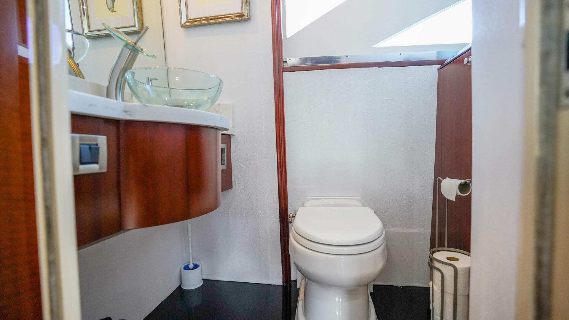 2004 Lazzara Yachts 80 SL