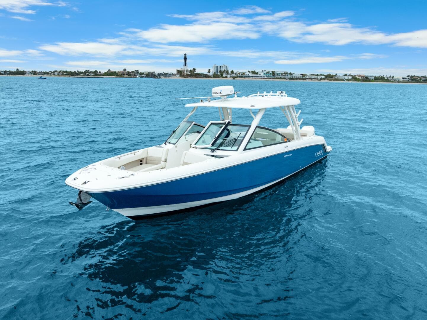 2018 Boston Whaler 320 Vantage