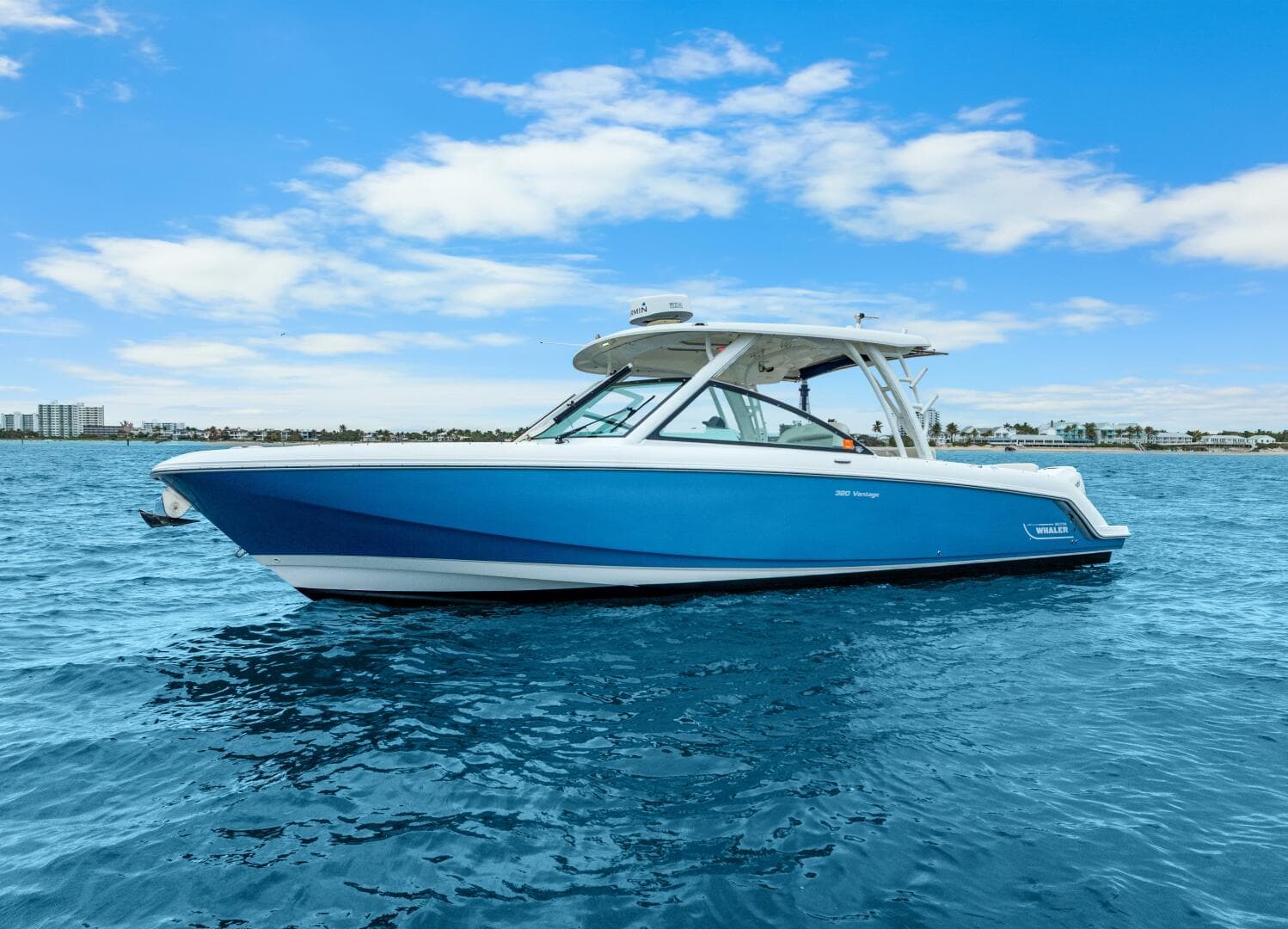 2018 Boston Whaler 320 Vantage