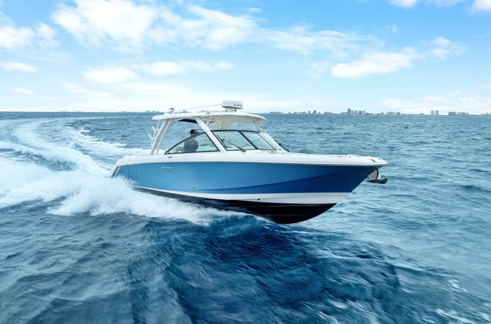 2018 Boston Whaler 320 Vantage